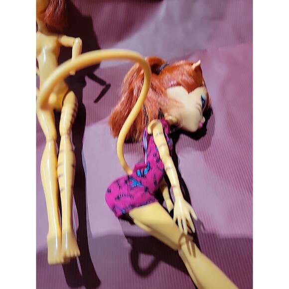 Monster High Toralei Stripe  Freaky Field Trip Doll lot of 2 TLC  As-Is - Picture 9 of 11